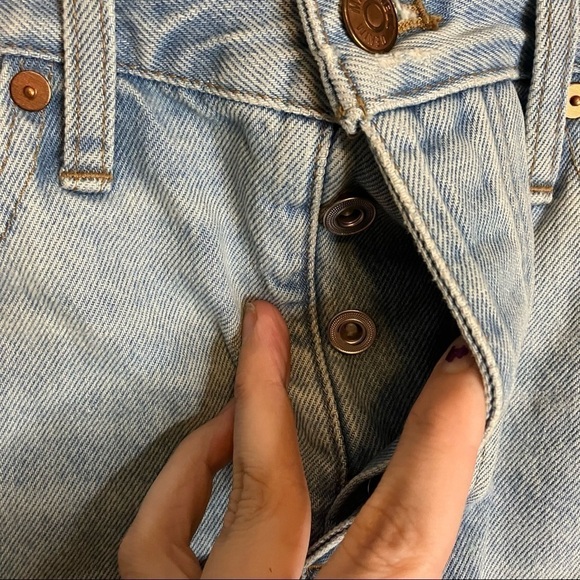 MADEWELL Relaxed Denim Shorts in Cedarcroft Wash - Picture 5 of 10